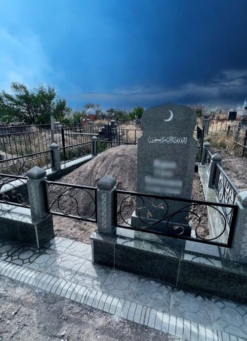 Памятник поминальный